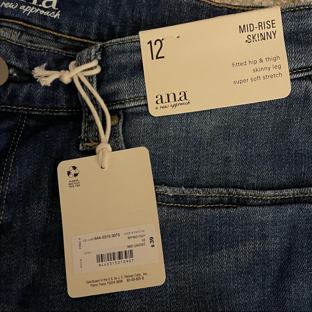 🌾SALE🌾a.n.a skinny jeans - Picture 5 of 7